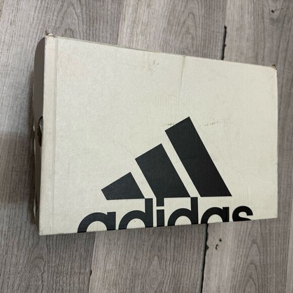 NEW WITH BOX Women’s Adidas UBOUNCE DNA size 8 - Picture 3 of 8